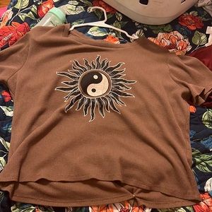 Brown crop top shirt with yinyang 1x